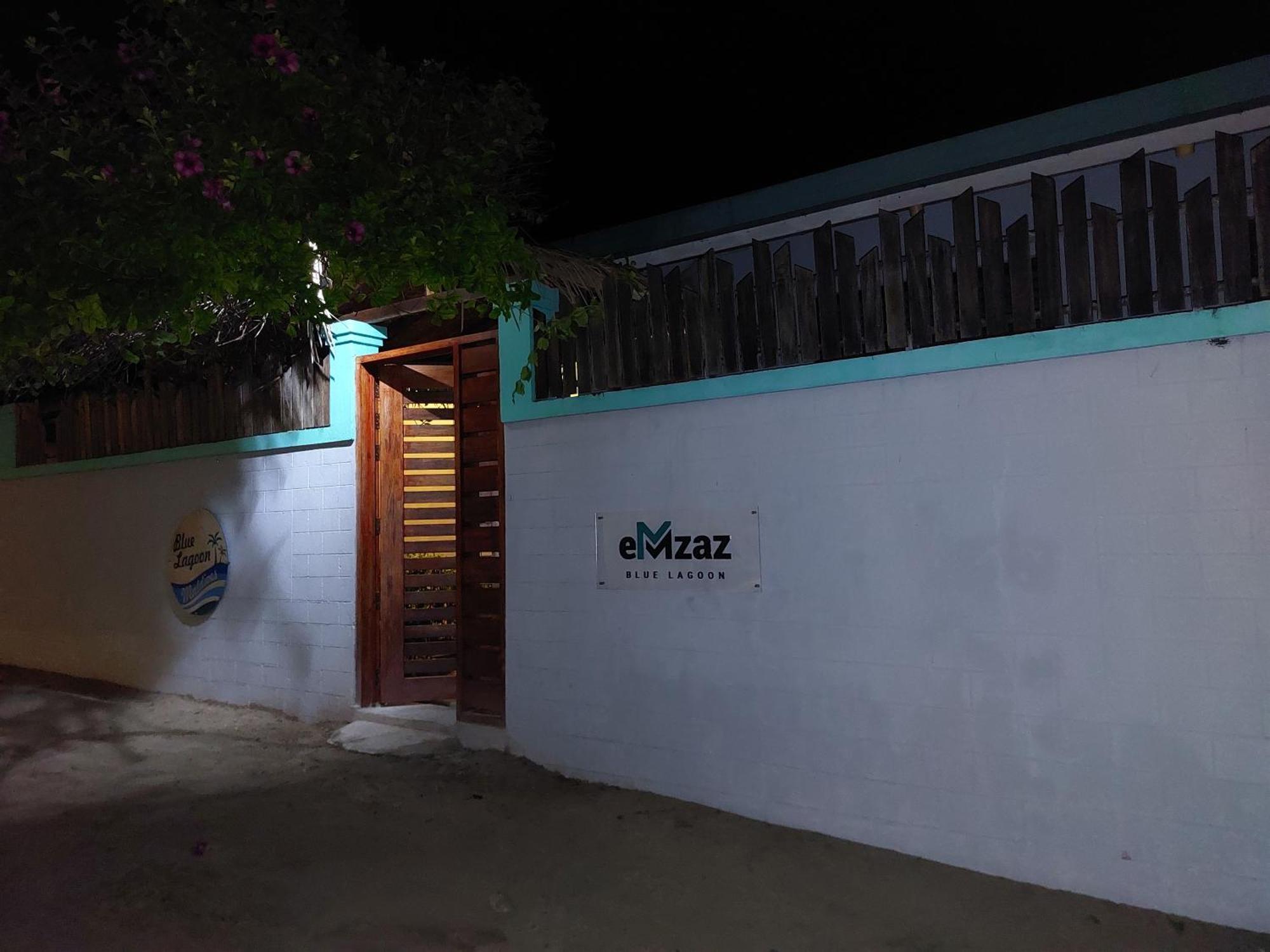 Emzaz Blue Lagoon Ugoofaaru Dış mekan fotoğraf