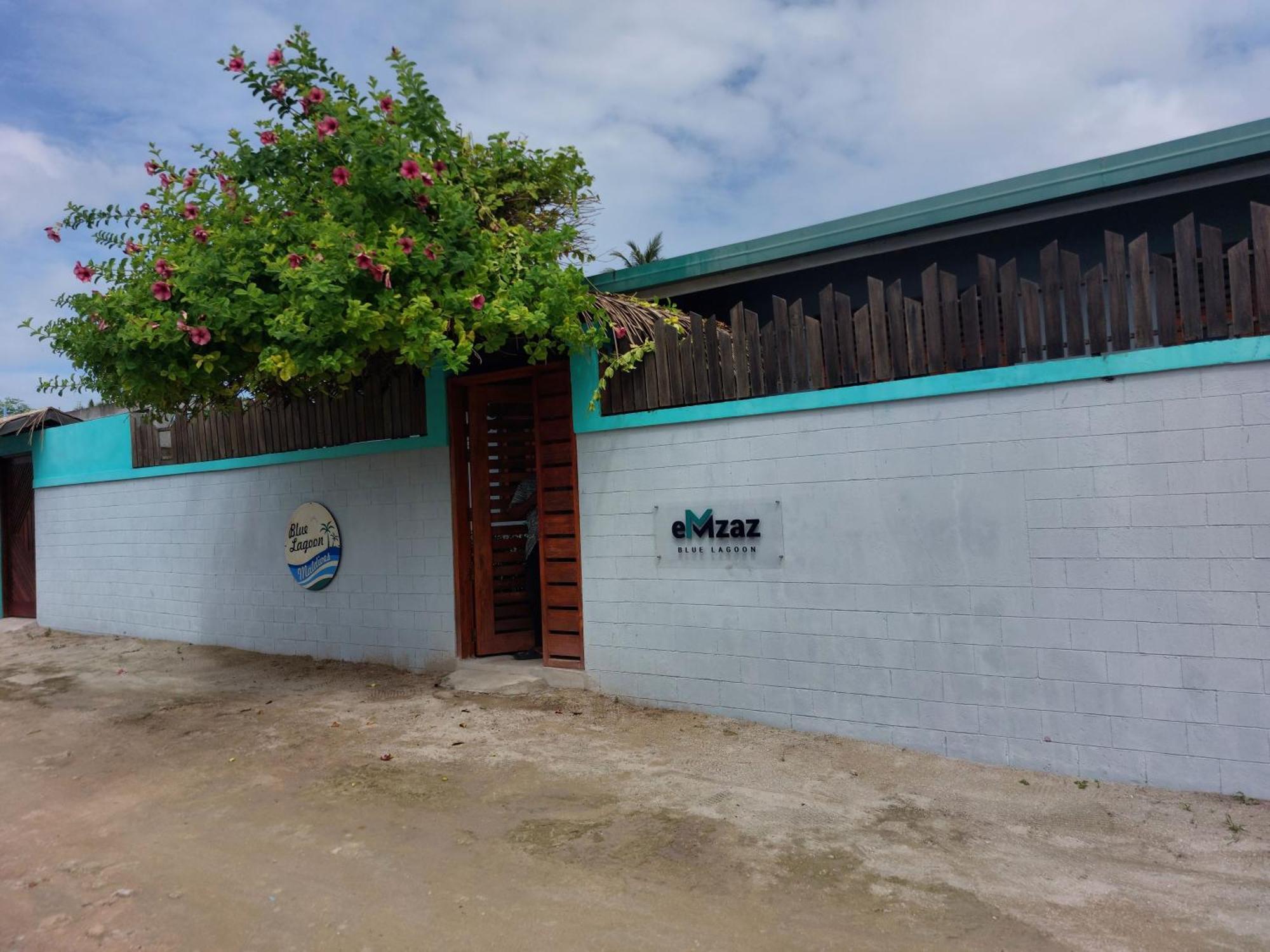 Emzaz Blue Lagoon Ugoofaaru Dış mekan fotoğraf